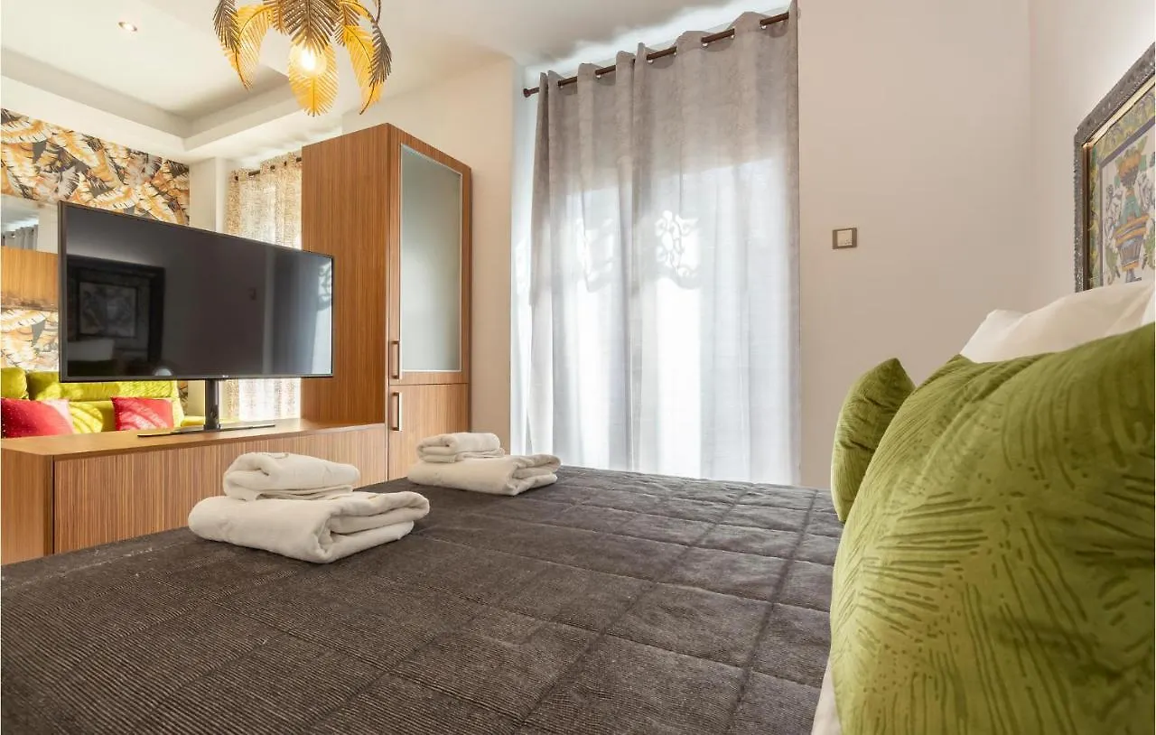 1 Bedroom Awesome Apartment In Sevilla
